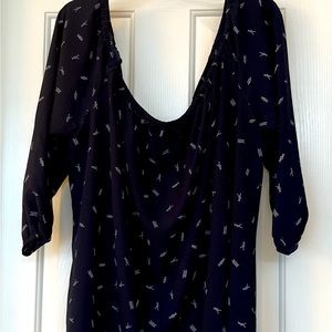 Daniel Rainn top, size 3x, 30” length.